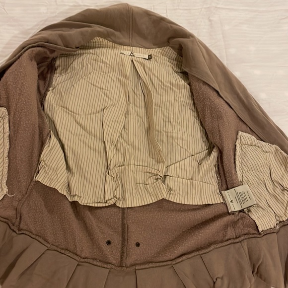 Mike & Chris Fleece Peplum Jacket Taupe Small - Picture 9 of 10